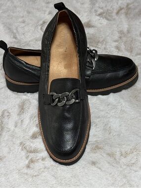 Vionic Women's Charm Cynthia Lug Sole Slip On in Black Leather 11W